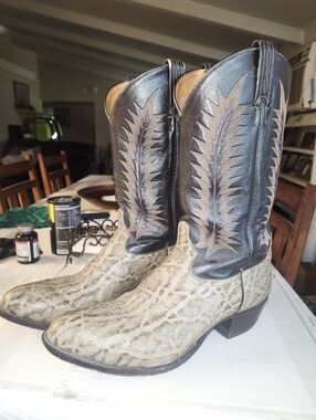Two-Tone Tony Lama Western Cowboy Boots - Black Shaft with Beige Vamps..Size 12d